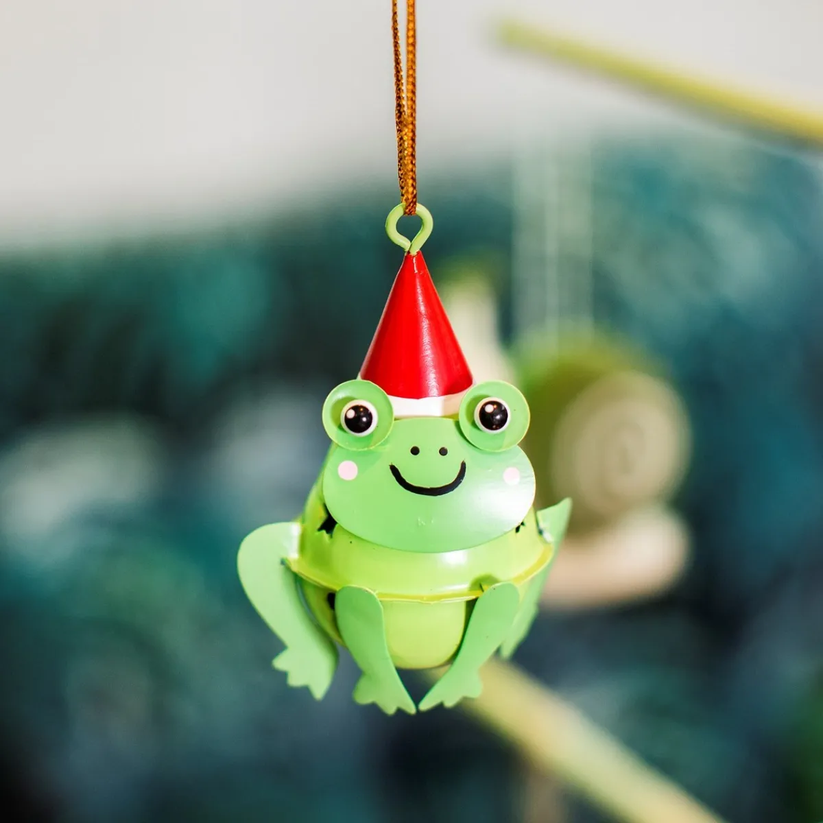 Online Sass and Belle Frog Hanging Bell Decoration