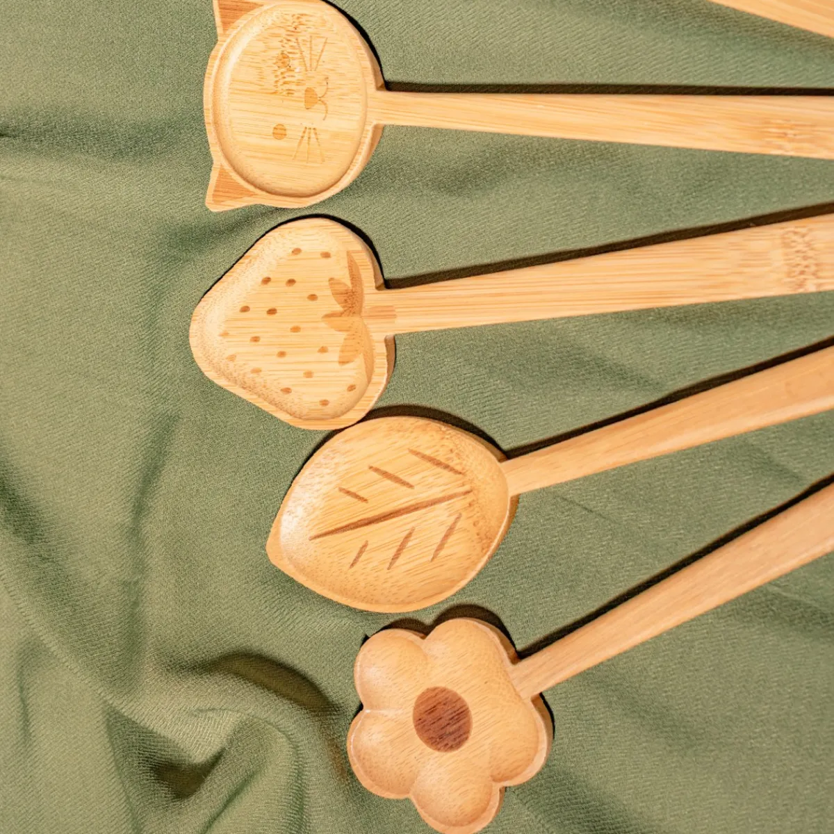 Sale Sass and Belle Leaf Bamboo Salad Servers