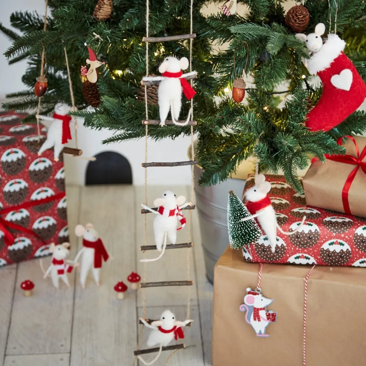 Sale Sass and Belle Mouse with Christmas Tree Felt Decoration