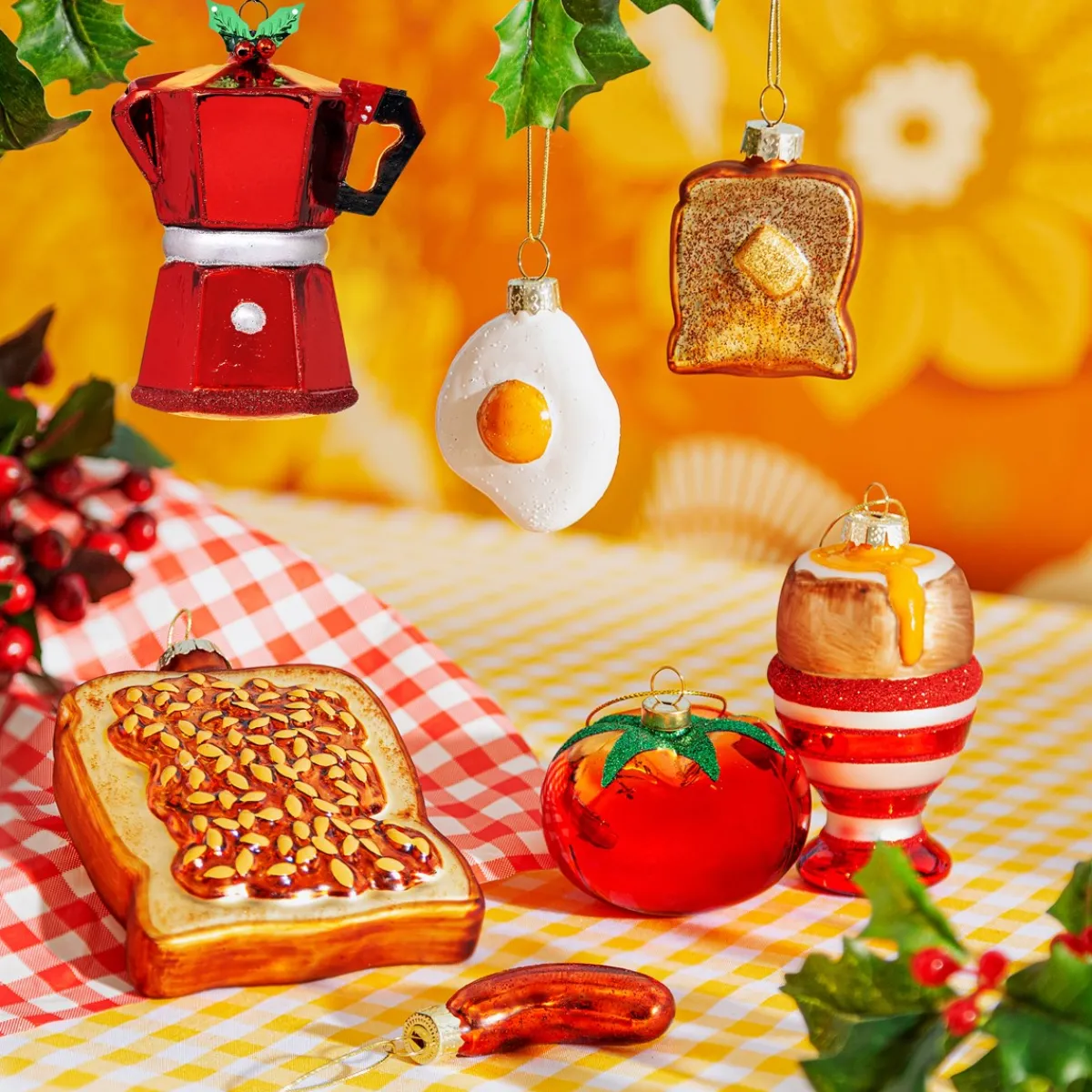 New Sass and Belle Tomato Shaped Bauble